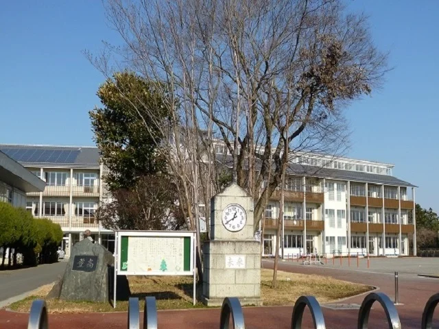 真岡小学校まで1150m