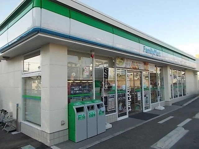 ファミリーマート富士伝法店まで650m