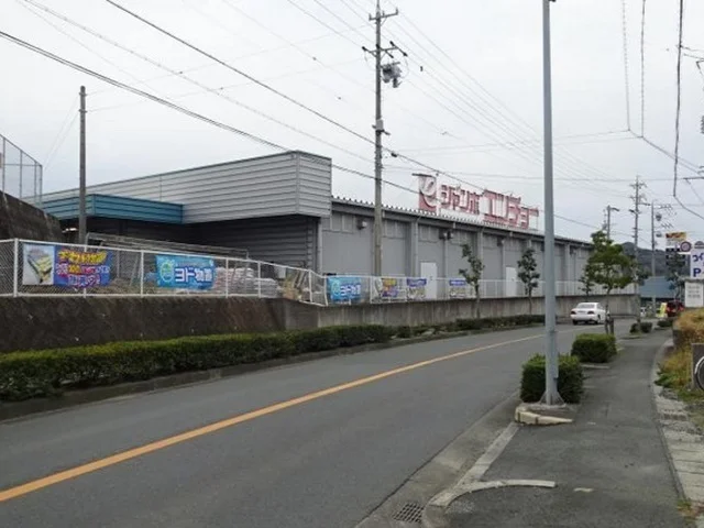 ジャンボエンチョー湖西店まで1000m