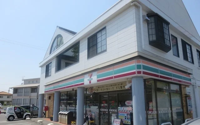 セブン-イレブン倉敷安江店まで230m