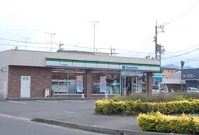 ファミリマート今治大新田店様まで77m