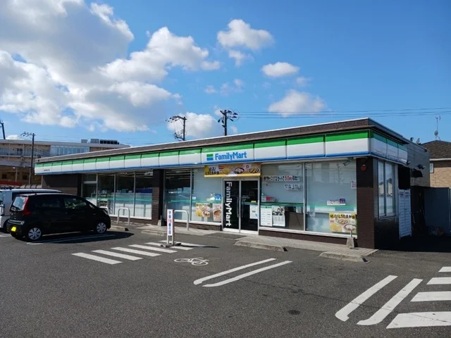 ファミリーマート　中島松之内店まで650m