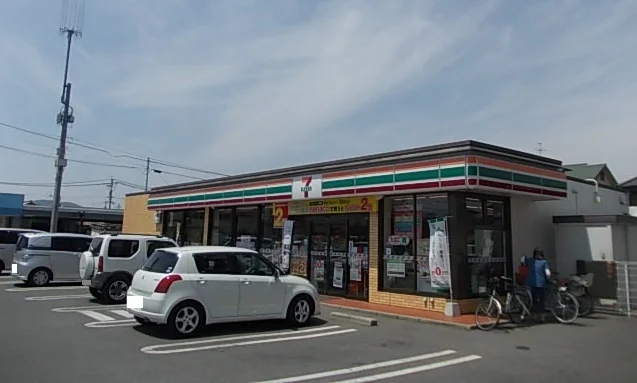 セブンイレブン野中１丁目店まで220m
