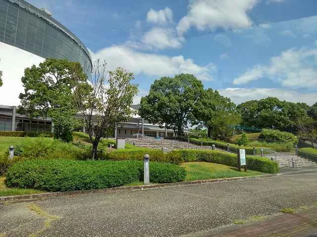 パークドームまで1100m