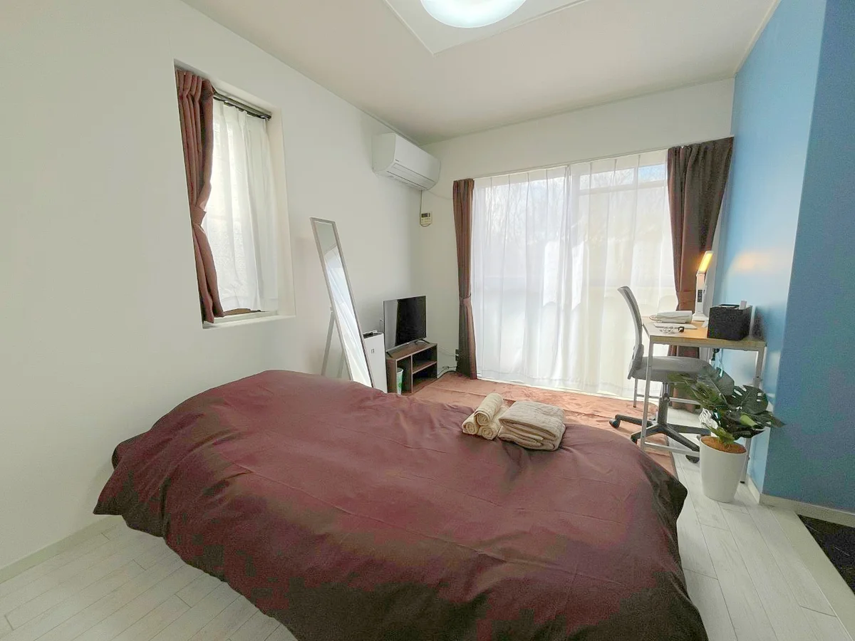 ２面採光の明るい端部屋です☆