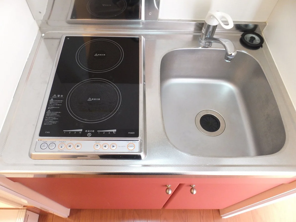 2口の電気コンロまたはIHコンロとなります