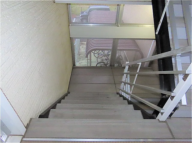 階段上からのアングルです