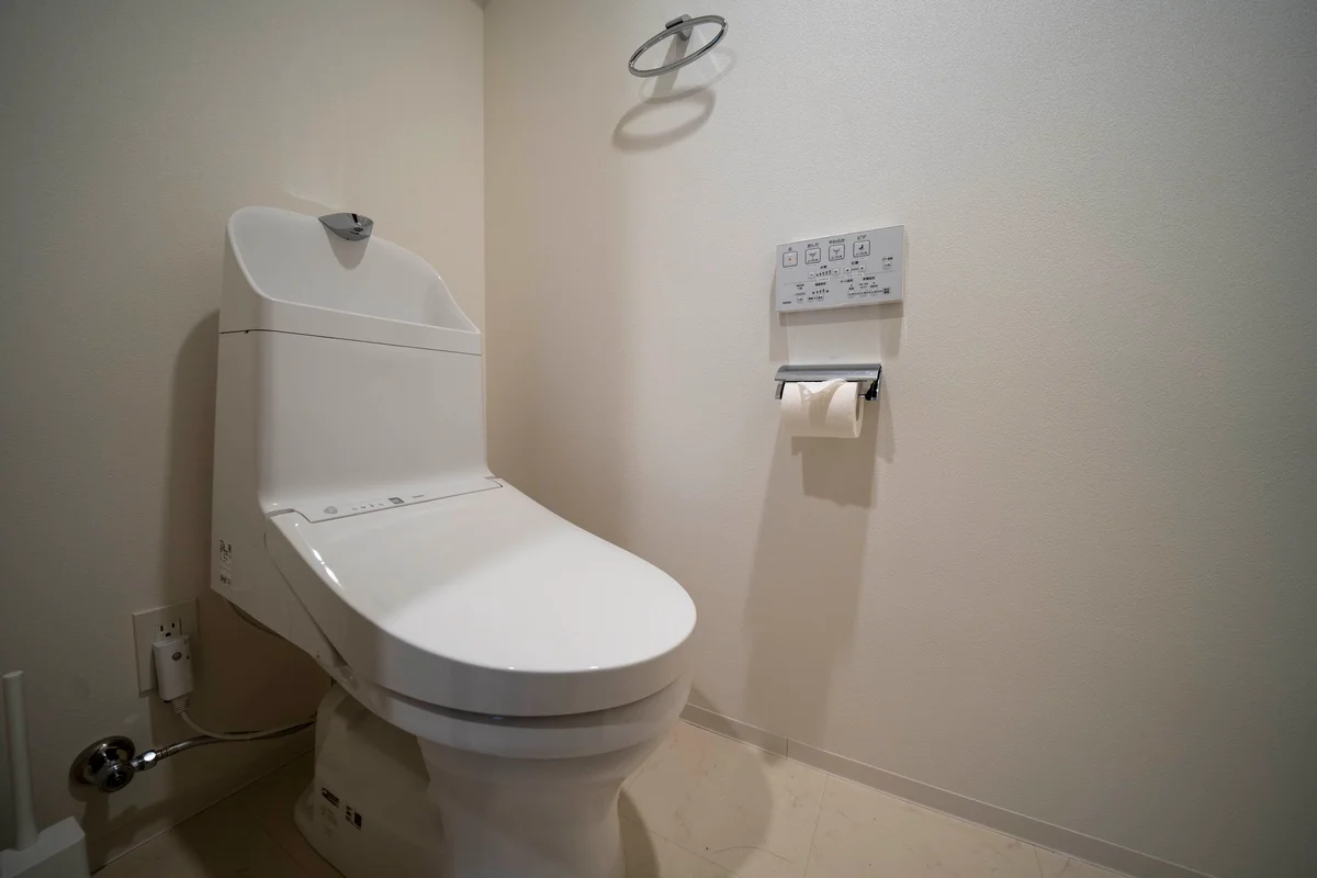 最新式トイレ