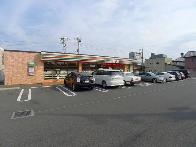 セブンイレブン　太田新井町店まで1300m