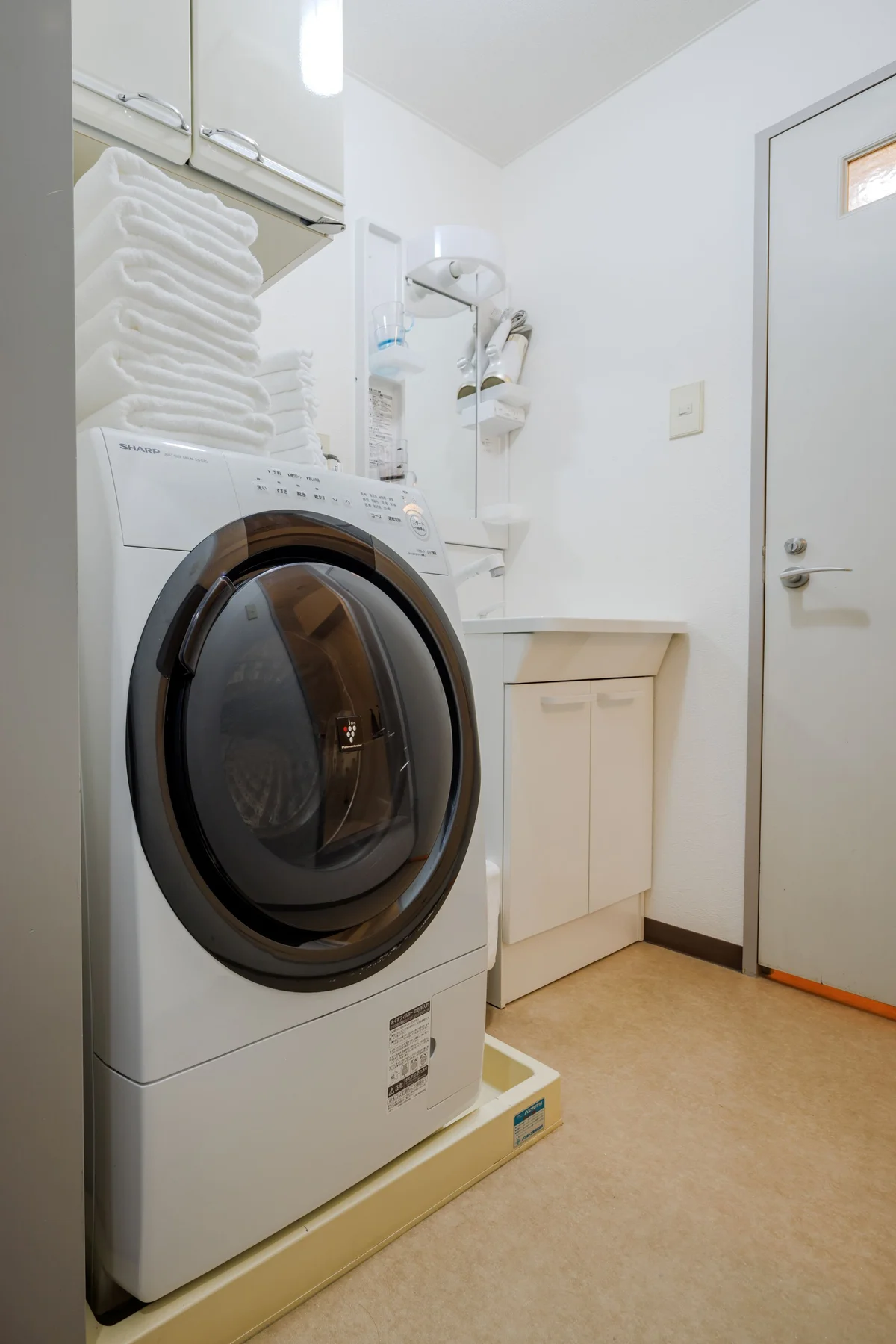 ドラム式洗濯機で乾燥機もついています♪