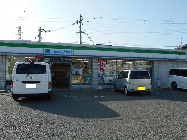 ファミリーマート枝吉店まで800m