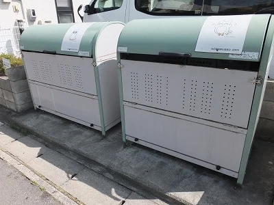 敷地内にゴミ庫が設置されておりゴミ捨てに便利です