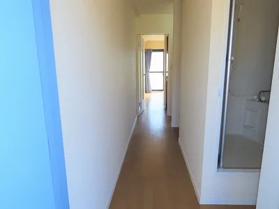 玄関からのアングルです