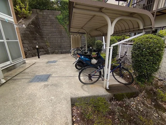 駐輪場　原付＆自転車のみ駐輪可能