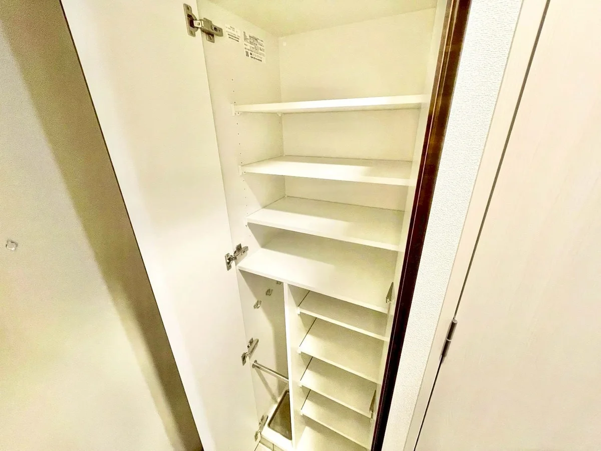 ※撮影用の観察植物・食器調理器具・雑貨類等はございません。※写真は現況優先