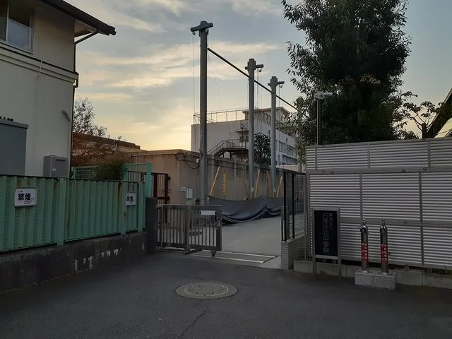 石神井西中学校まで580m