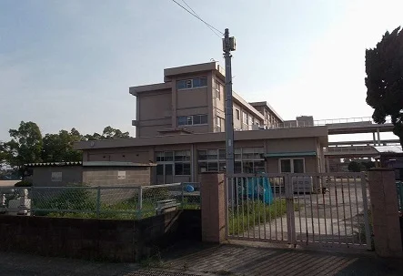 尾上小学校まで1200m