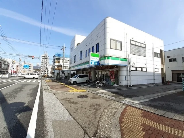 ファミリーマート 高知上町五丁まで950m