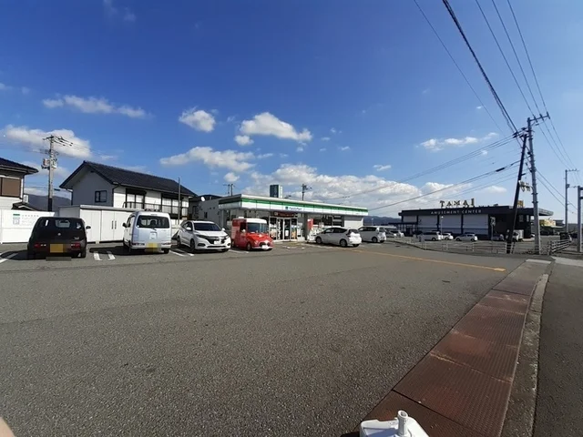 ファミリーマート 野市東野店まで550m