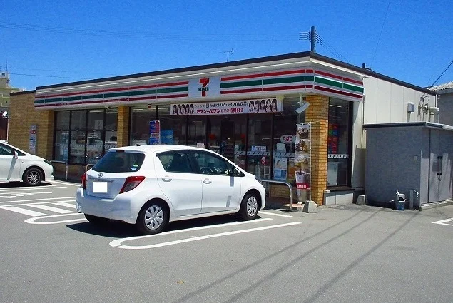 セブンイレブンまで1100m