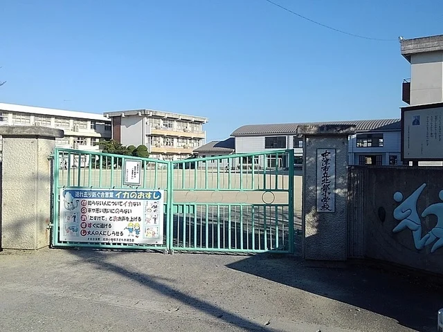 中津市立北部小学校まで1500m