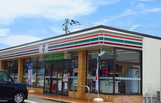 セブンイレブンまで1100m