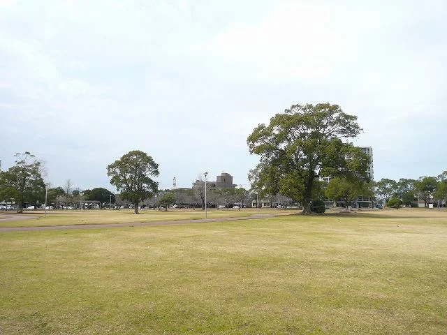 宮崎県総合文化公園まで300m
