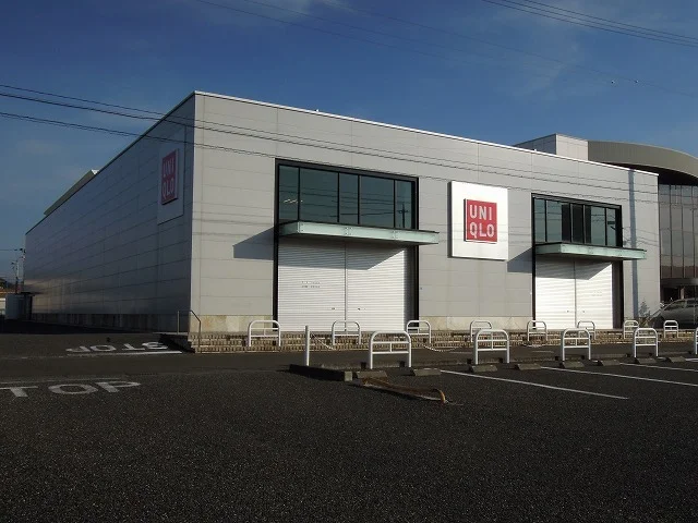 ユニクロ静岡ＳＢＳ通り店まで230m