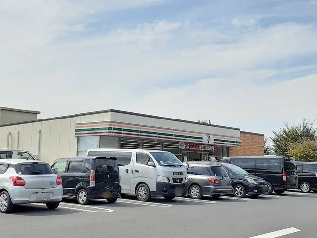 セブンイレブンまで940m