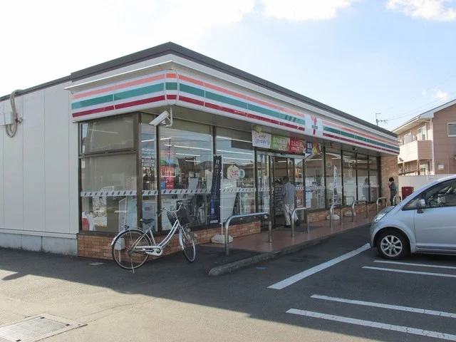 セブン-イレブン 下野上三川店まで750m