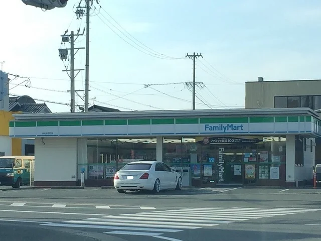 ファミリーマート浜松参野町店まで400m
