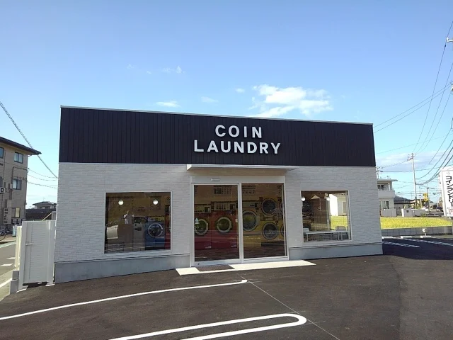 ホワイトピア丸亀飯野店まで700m