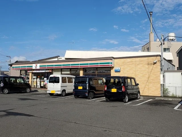セブンイレブン槻木上町店まで500m