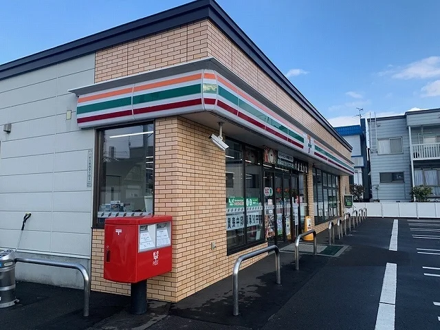 セブンイレブン札幌八軒５条西９まで300m