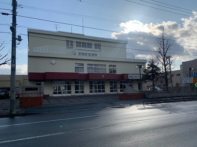 八軒中学校まで110m