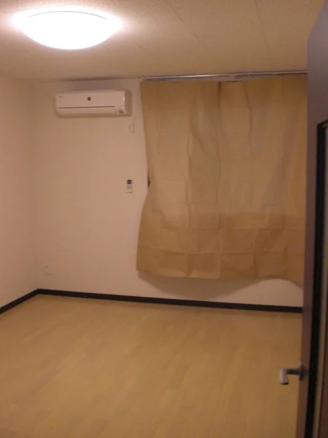 内装はこんな感じです。