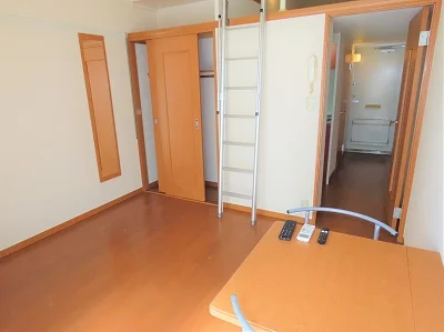 家具家電が備え付けのお部屋です