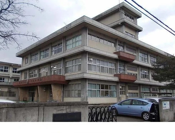 福島市立瀬上小学校まで1500m