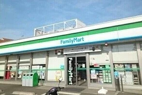 ファミリーマートまで230m