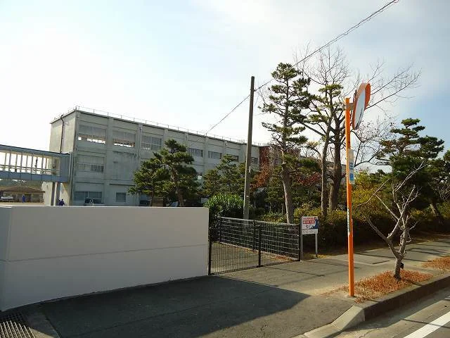 福田中学校まで1300m