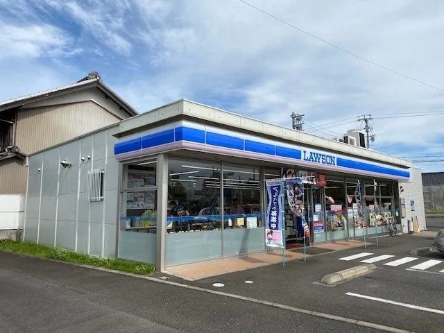 ローソン各務原川島小網町店まで300m