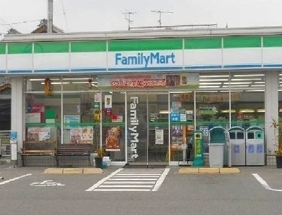 ファミリーマートまで350m