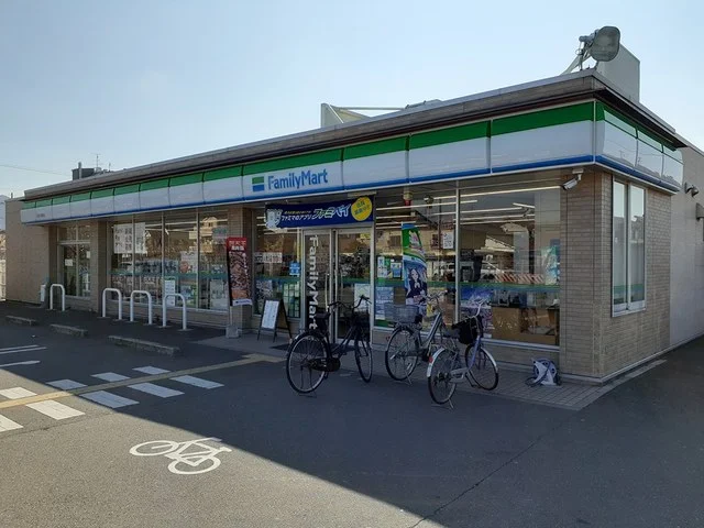 ファミリーマート様まで170m