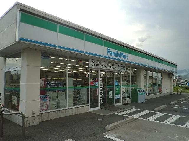 ファミリーマート周南入船町店まで300m