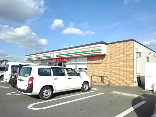 セブンイレブンまで850m