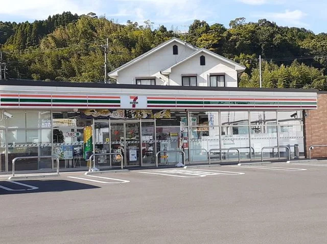 セブンイレブン隼人日当山店まで500m
