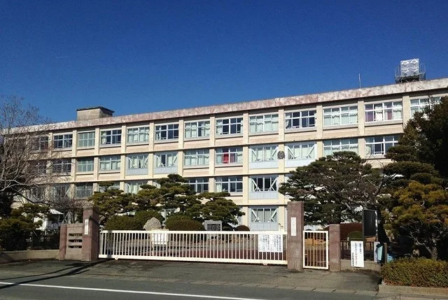 浜松市立与進小学校まで950m