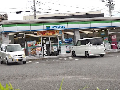 ファミリーマート 名張希央台店まで550m