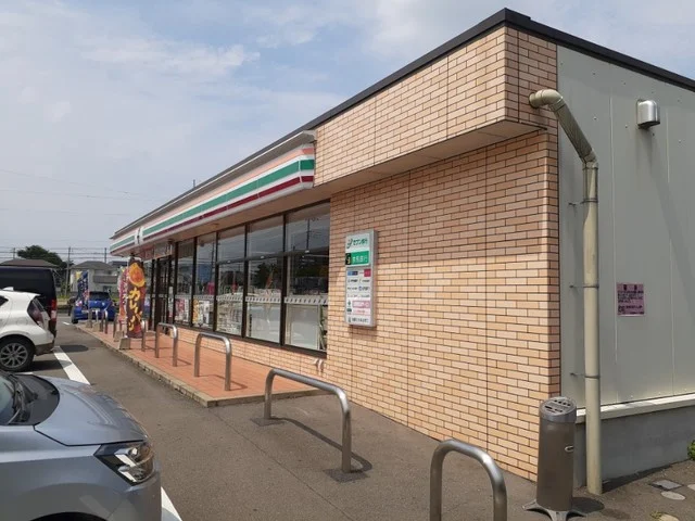 セブン群大荒牧キャンパス通り店まで500m