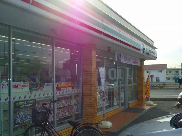 セブンイレブン阿南西路見店さんまで1800m